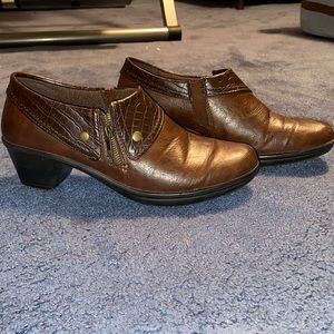 Brown Closed Toe Shoes,  Womens Size 10, Cleaned & Sanitized